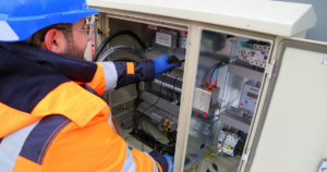 NR-10: Segurança em Instalações e Serviços em Eletricidade. Guia Completo para Empresas